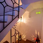 La Estrella De Konukevi *